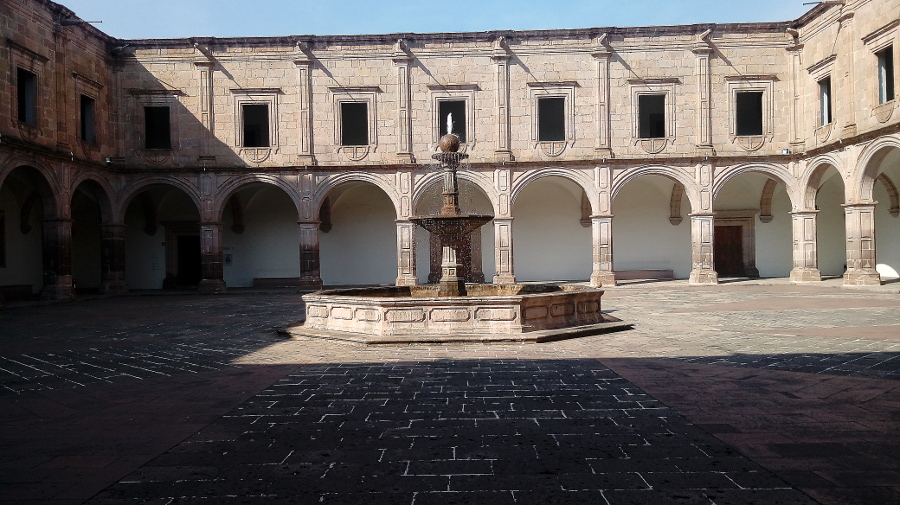 Patio Principal del Palacio Clavijero de Morelia